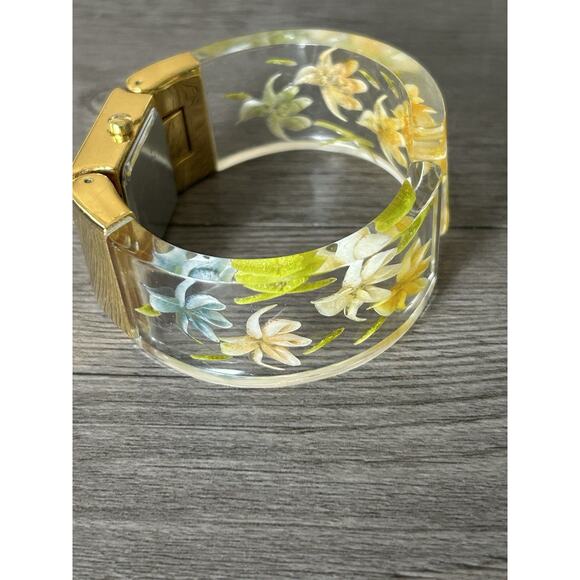 Lovely Vintage Joan Rivers Classic 377 Floral Acrylic Cuff Watch main image 5